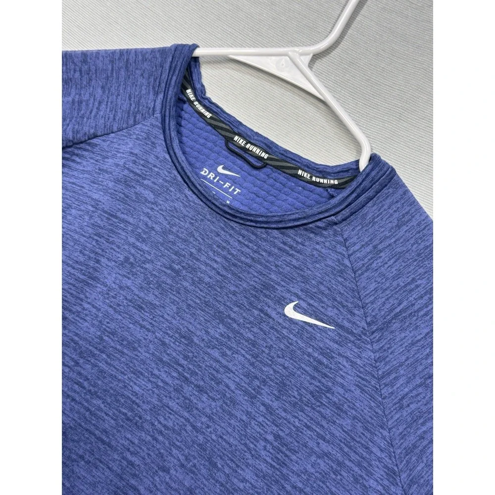 Nike Running Womens Thermal Shirt Sz M Sweater Purple Thumbholes Dri-FIT